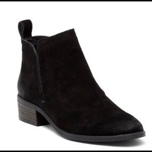 NEVER WORN: Dolce Vita Booties